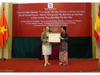 Lễ trao “Kỷ niệm chương Vì sự nghiệp Văn hóa, Thể thao và Du lịch Việt Nam” cho Bà Soledad Fuentes